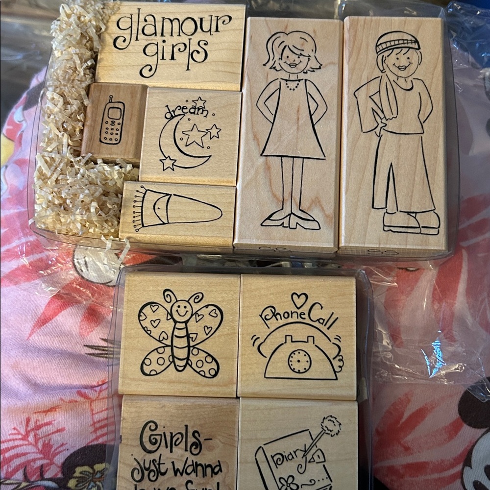 Glamour Girls S742 stamp set